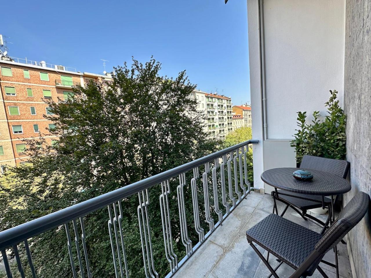 Lux Contemporary Flat - Porta Romana ミラノ エクステリア 写真