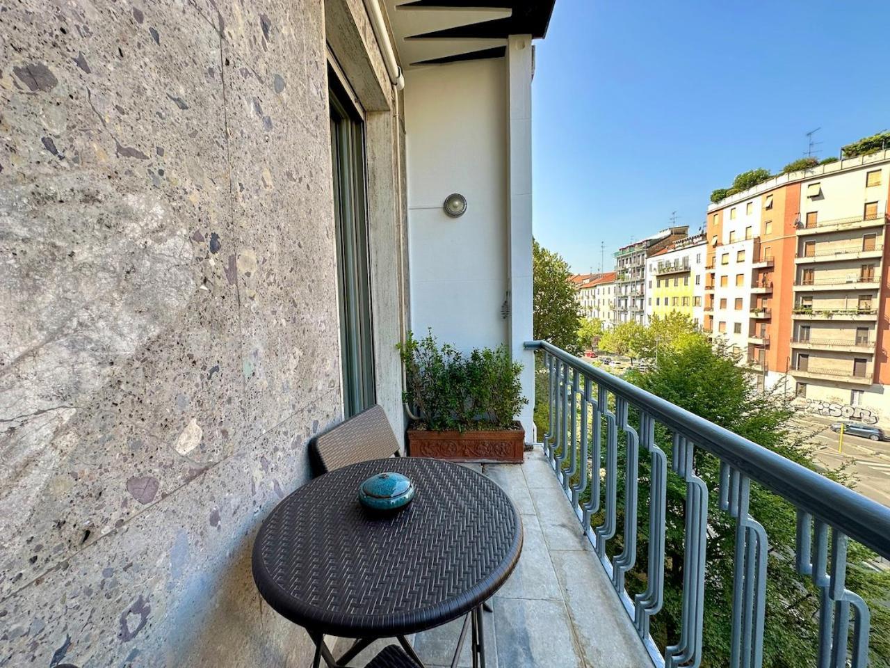 Lux Contemporary Flat - Porta Romana ミラノ エクステリア 写真